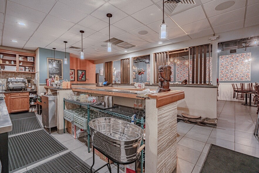 More Photos Of 754 Cherokee st, Fountain Hill Restaurant For Sale