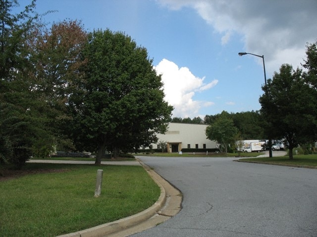 More Photos Of 4300 Business Park Ct, Lilburn Distribution For Lease
