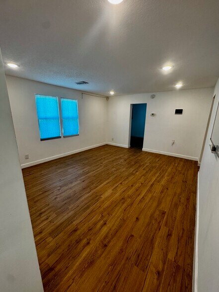 More Photos Of 25 Haworth Ave, Jacksonville Office For Lease