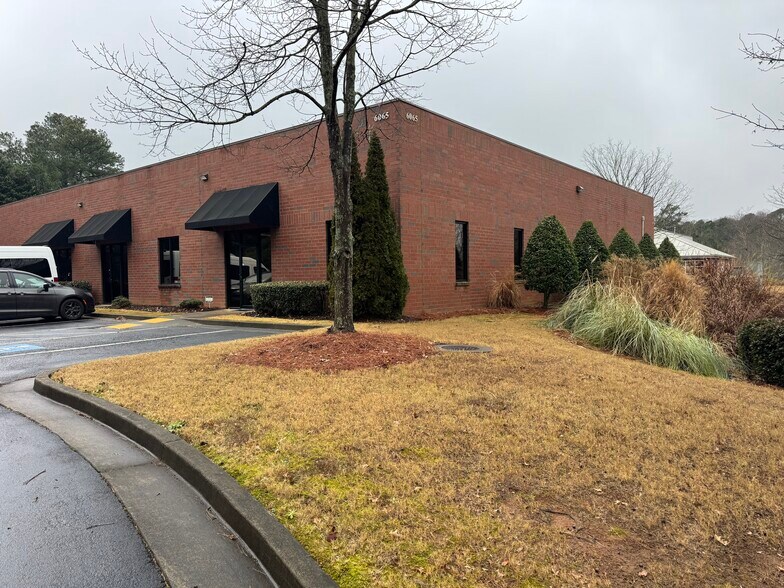 More Photos Of 6065 Parkway North Dr, Cumming Distribution For Sale