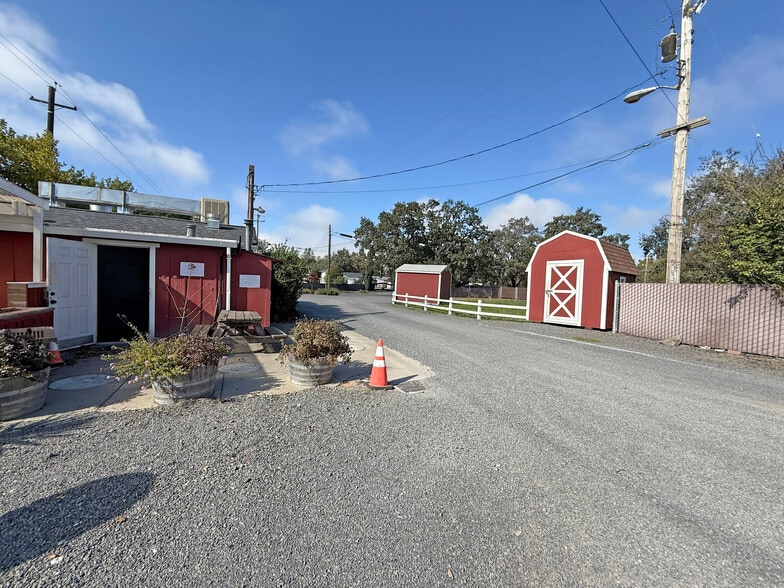 More Photos Of 3535 Guerneville Rd, Santa Rosa General Retail For Lease