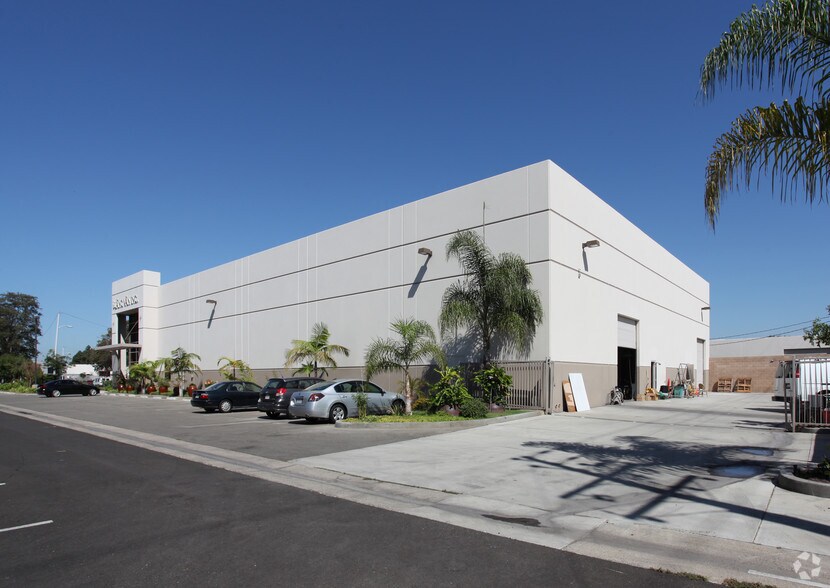 More Photos Of 15170 Goldenwest Cir, Westminster Warehouse For Lease