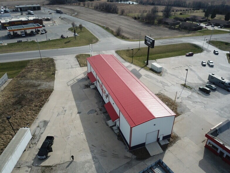 More Photos Of 20023 E State Hwy N, Eagleville General Retail For Sale