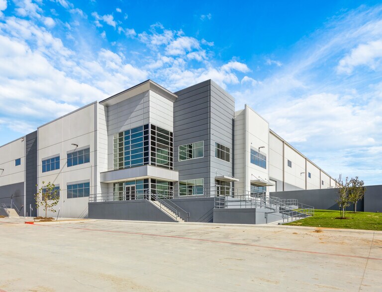 More Photos Of 9800 Decker Ln, Austin Warehouse For Lease