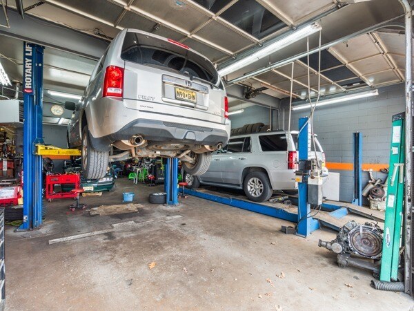 More Photos Of 305 S Michigan Ave, Kenilworth Industrial For Sale