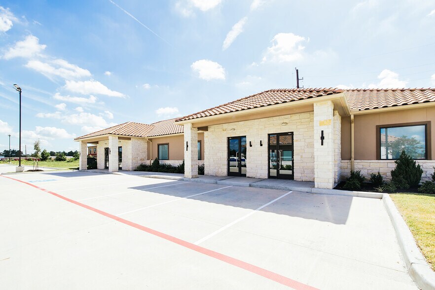 More Photos Of 8525 N Sam Houston Pkwy E, Humble Office For Sale