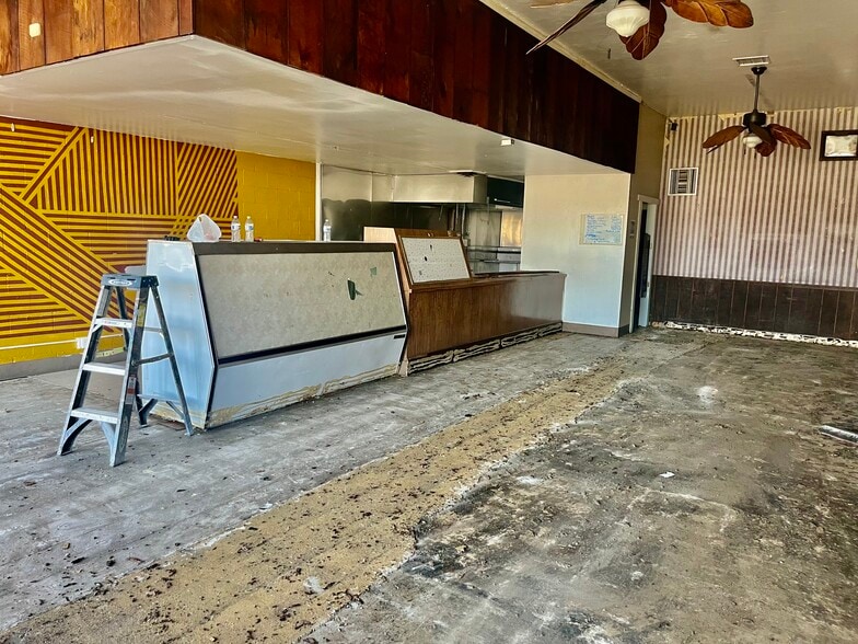 More Photos Of 1524-1526 Solano Ave, Vallejo Storefront For Sale