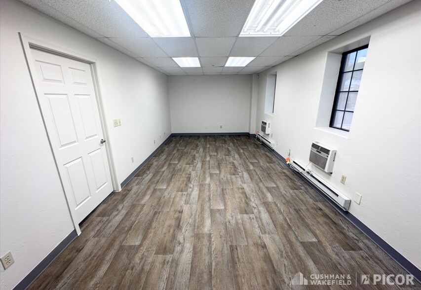 More Photos Of 6898-6902 N Camino Martin, Tucson Warehouse For Lease