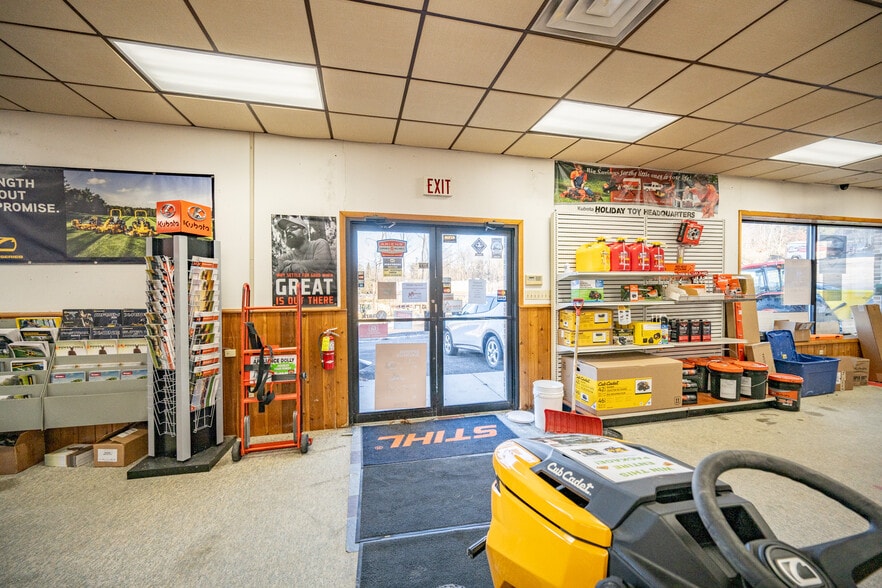 More Photos Of 19530 Garrett Hwy, Oakland Freestanding For Sale