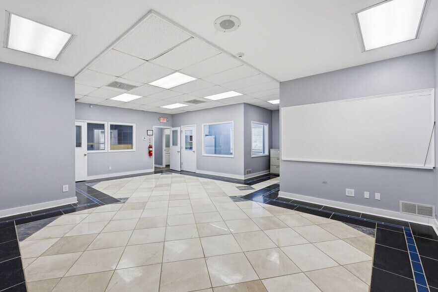 More Photos Of 476 Moreno Street St, Gainesville Distribution For Lease