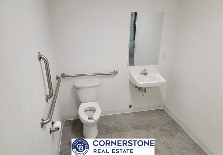 More Photos Of 745 Foster rd, Casper Industrial For Lease