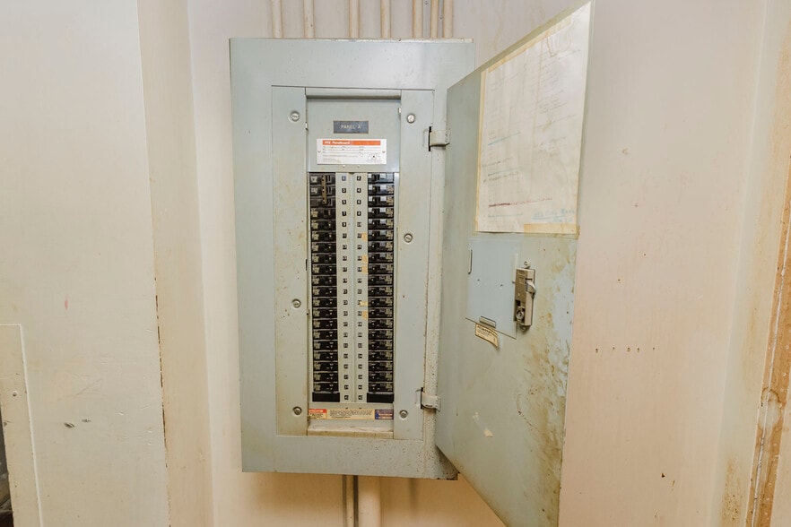 More Photos Of 1560 S Topeka St, Wichita Lodge Meeting Hall For Sale