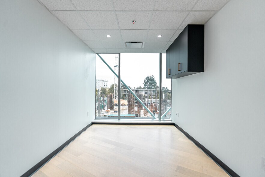 More Photos Of 1493 Foster St, White Rock Apartments For Sale