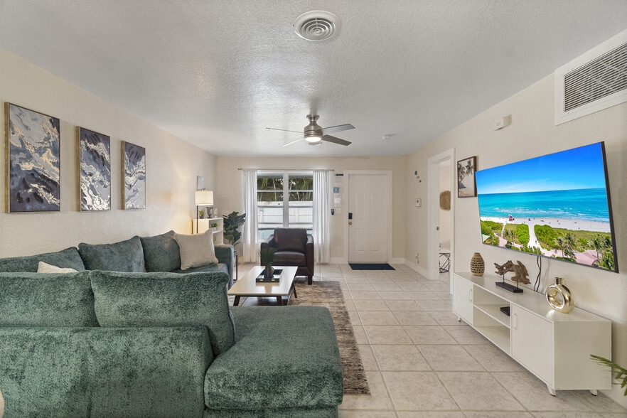More Photos Of 1520 NE 51st St, Fort Lauderdale Apartments For Sale