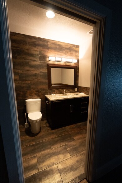 More Photos Of 12633 Shiloh Church Rd, Houston Warehouse For Sale