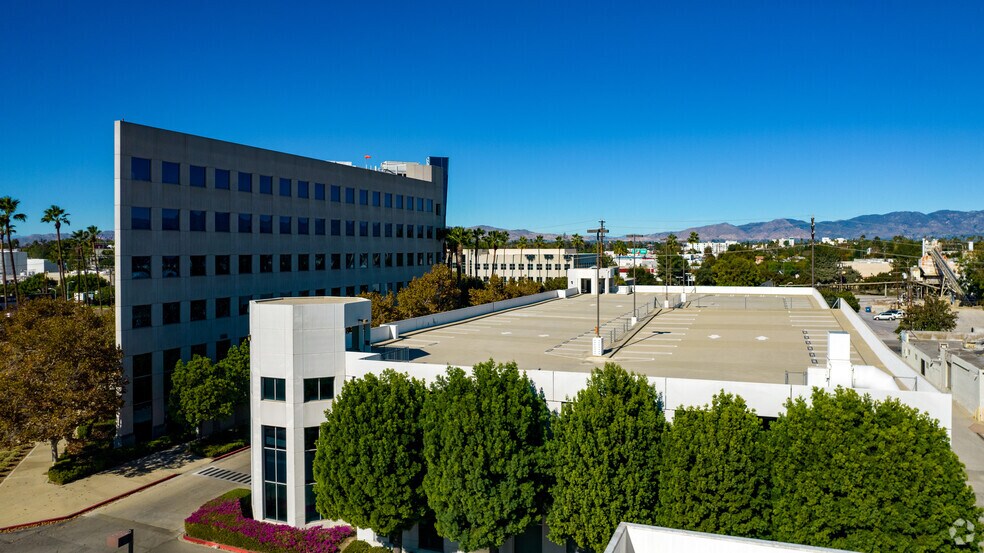 More Photos Of 5990 Sepulveda Blvd, Sherman Oaks Office For Lease