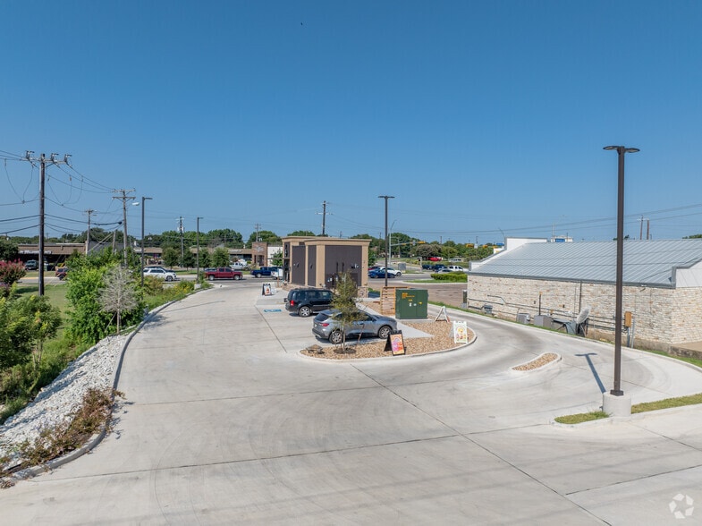 More Photos Of 3117 Williams Dr, Georgetown General Retail For Lease