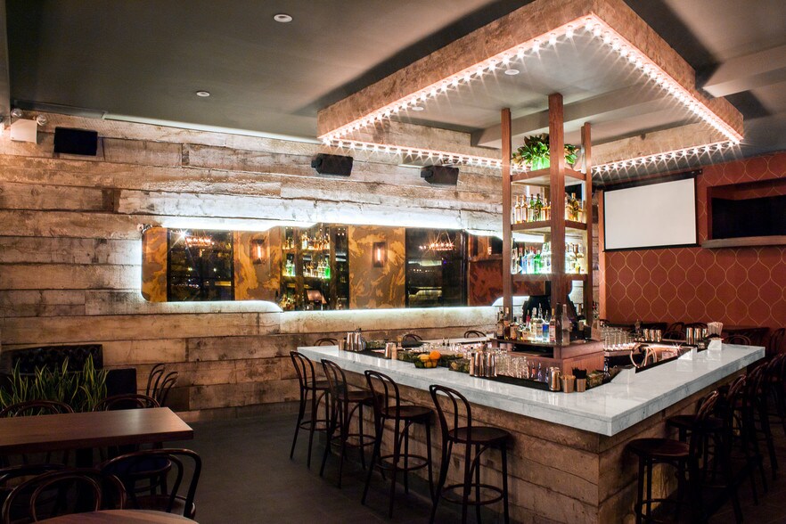 More Photos Of 3329 Astoria Blvd, Astoria General Retail For Sale