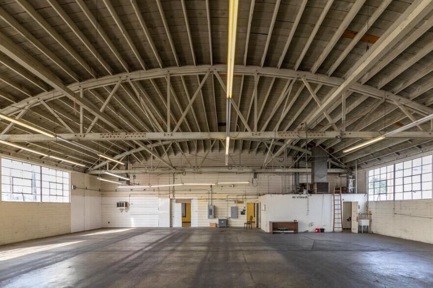 More Photos Of 3310 Leonis Blvd, Los Angeles Warehouse For Lease