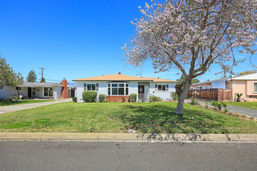 More Photos Of 1227 E Grovecenter St, West Covina Specialty For Sale