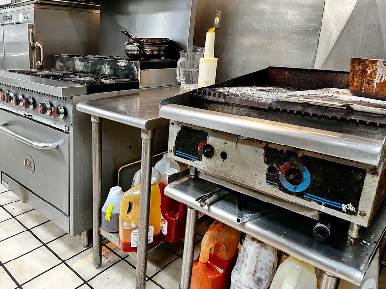 More Photos Of 32 N Dupont Hwy, Selbyville Unknown For Lease
