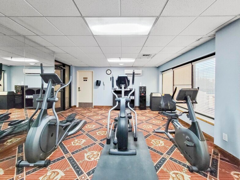 More Photos Of 850 S Bluff St, Saint George Hotel For Sale