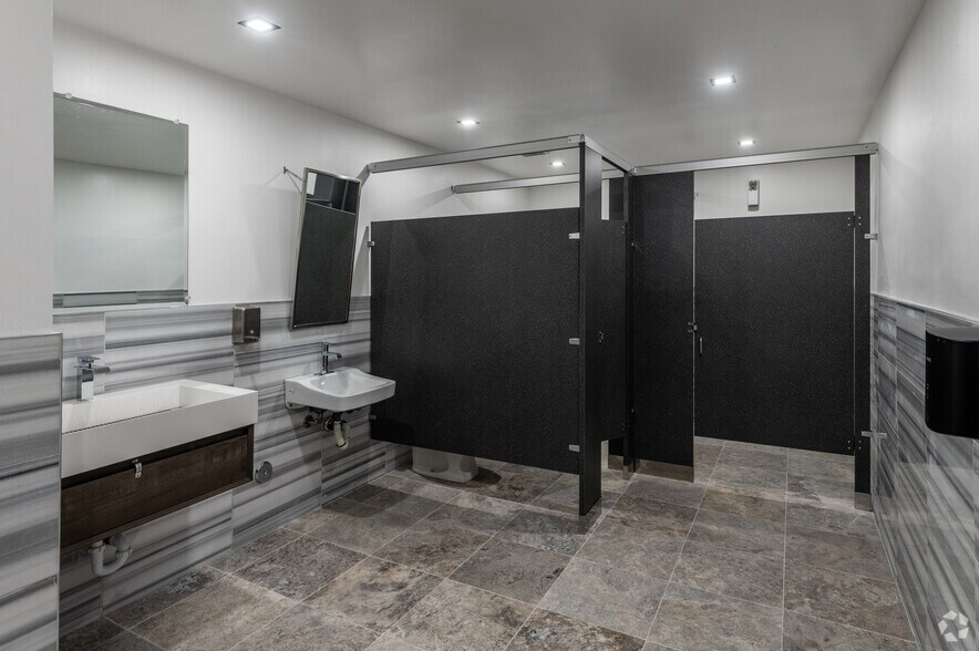 More Photos Of 171 S Anita Dr, Orange Medical For Lease