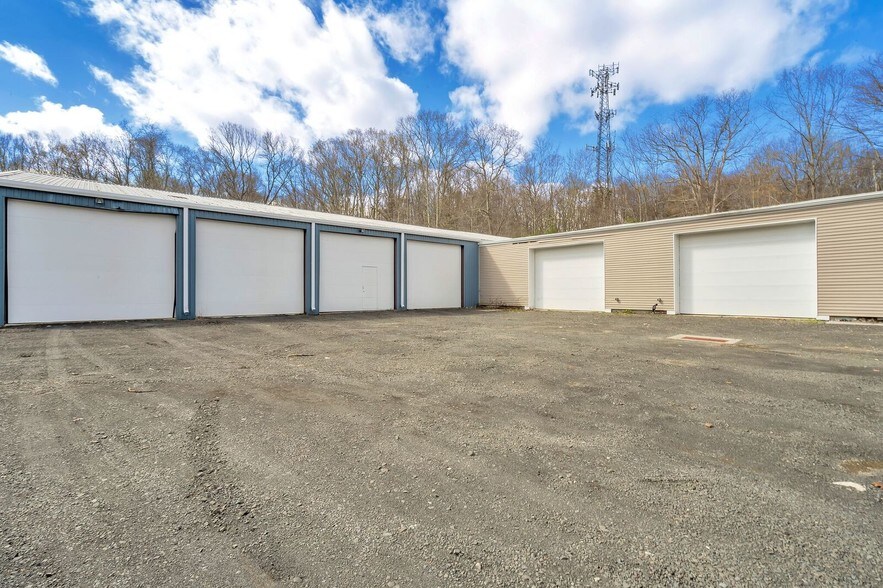 More Photos Of 8 Route 80, Killingworth Warehouse For Lease