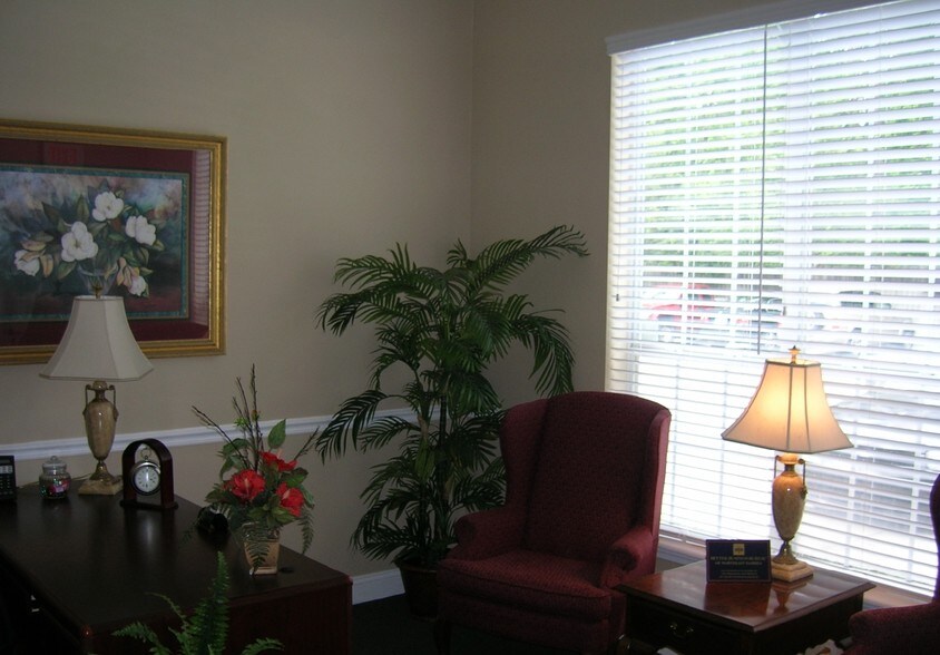 More Photos Of 3840 Belfort Rd, Jacksonville Office For Lease