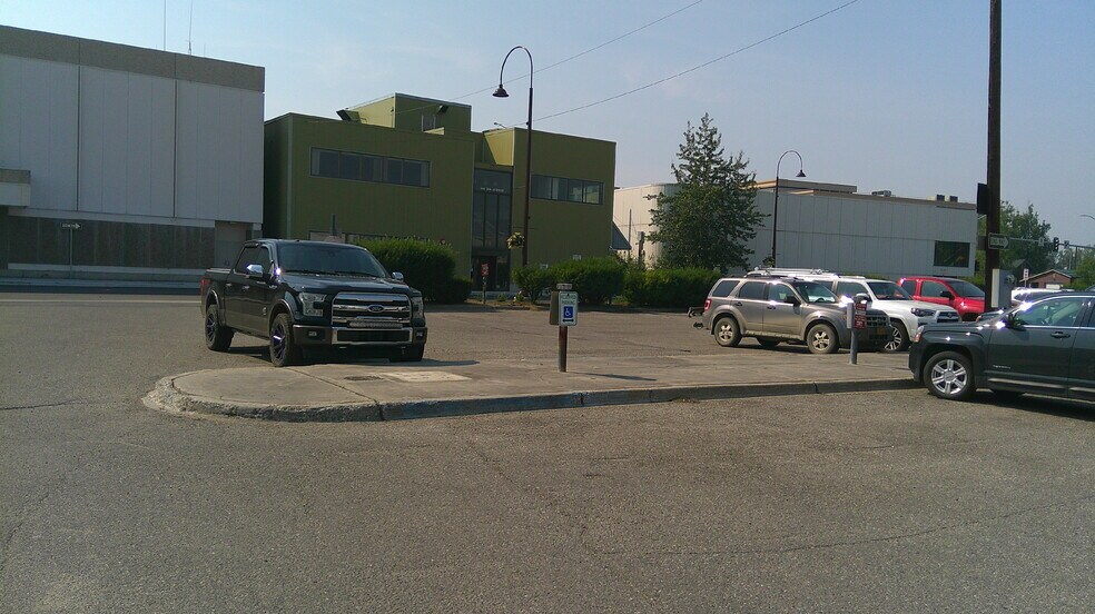More Photos Of 634 5th Ave, Fairbanks General Retail For Lease