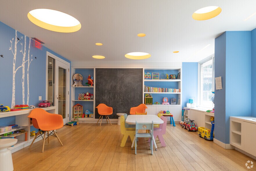 More Photos Of 170 E 87th St, New York Apartments For Lease