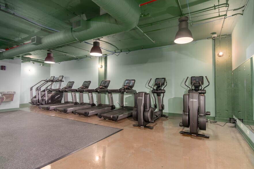 More Photos Of 5050 N Broadway St, Chicago Apartments For Lease