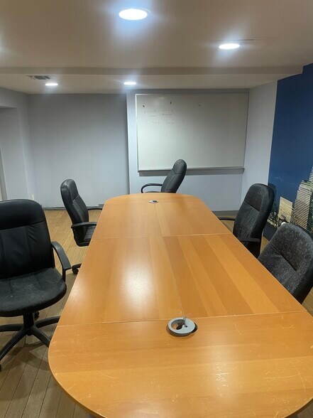 More Photos Of 817 Westchester Ave, Bronx Convenience Store For Lease