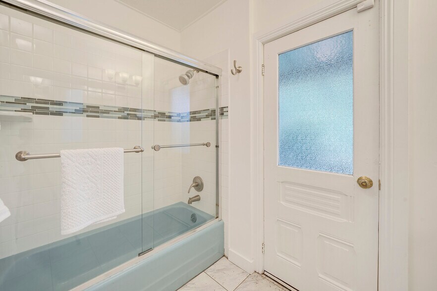 More Photos Of 1423-1425 Foothill, Calistoga Apartments For Sale