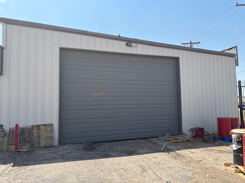 More Photos Of 10101 Highway 87, Lubbock Warehouse For Sale