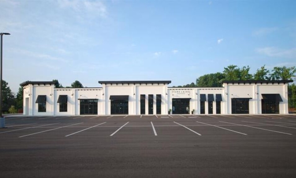 Primary Photo Of 1356 Union University Dr, Jackson Medical For Lease