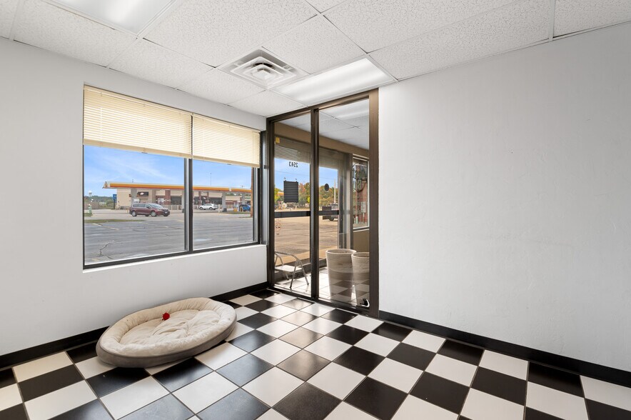 More Photos Of 2543 Babcock Rd, Green Bay Freestanding For Sale