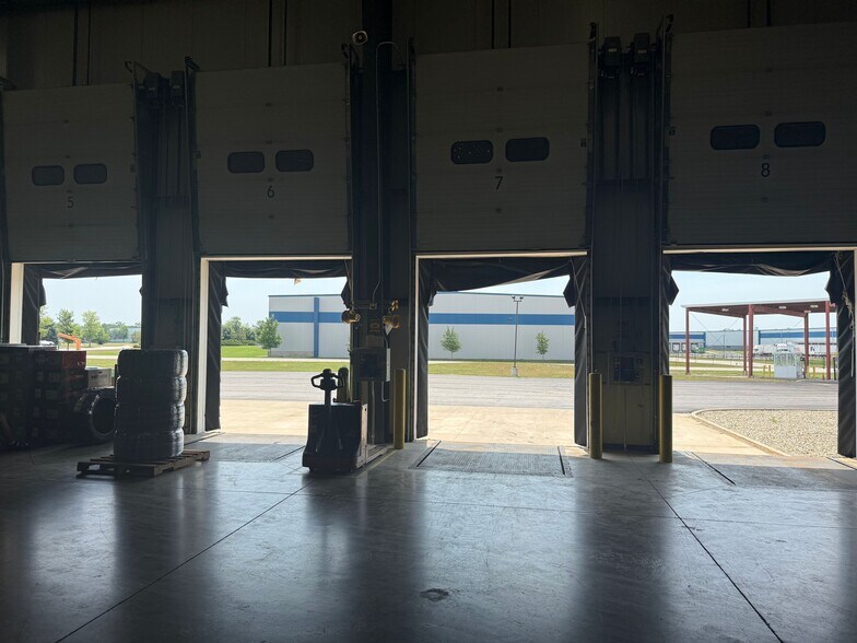 More Photos Of 5435 Dylan Dr, South Bend Distribution For Lease