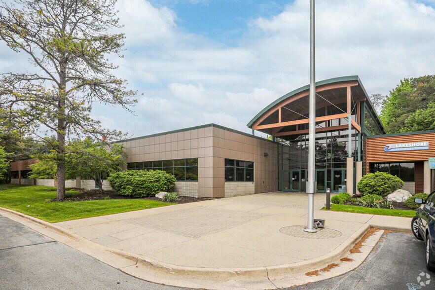 More Photos Of 5000 Hakes Dr, Muskegon Office For Lease