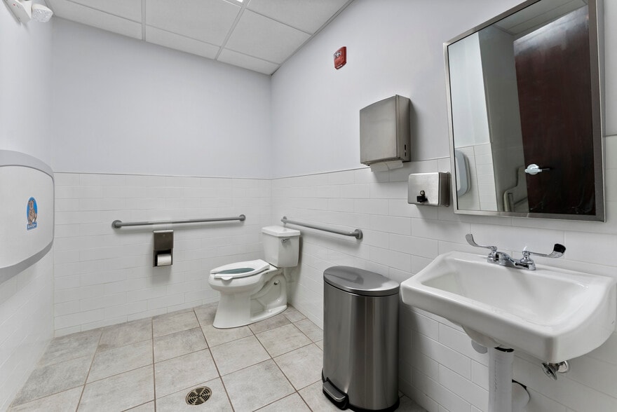 More Photos Of 180 Merrimack St, Lowell Religious Facility For Sale