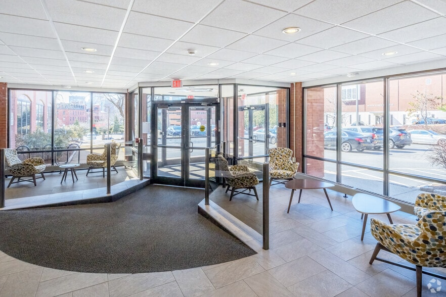 More Photos Of 10 Orms St, Providence Office For Lease