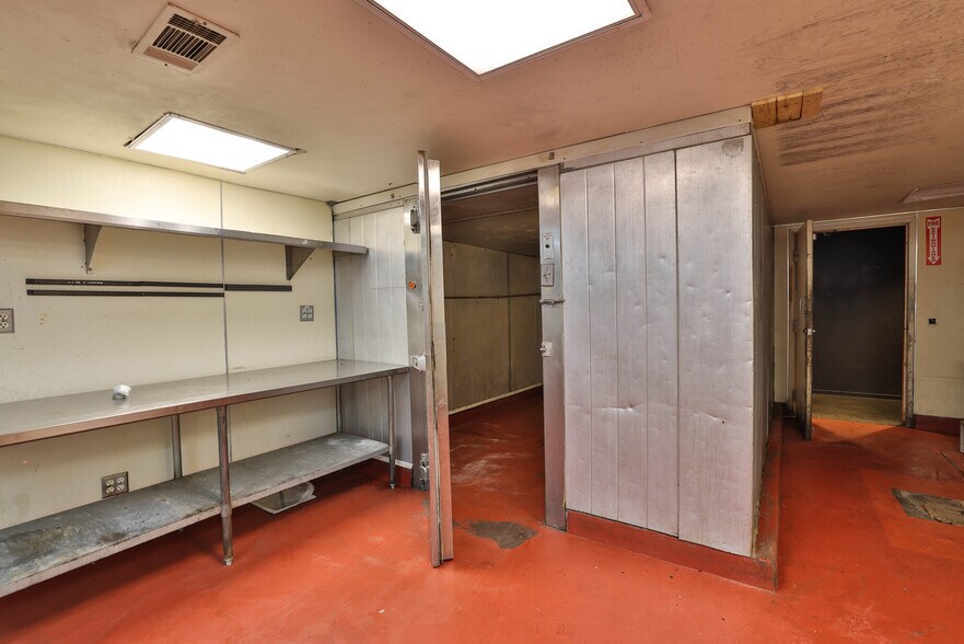 More Photos Of 374 S 1st St, San Jose Storefront For Sale