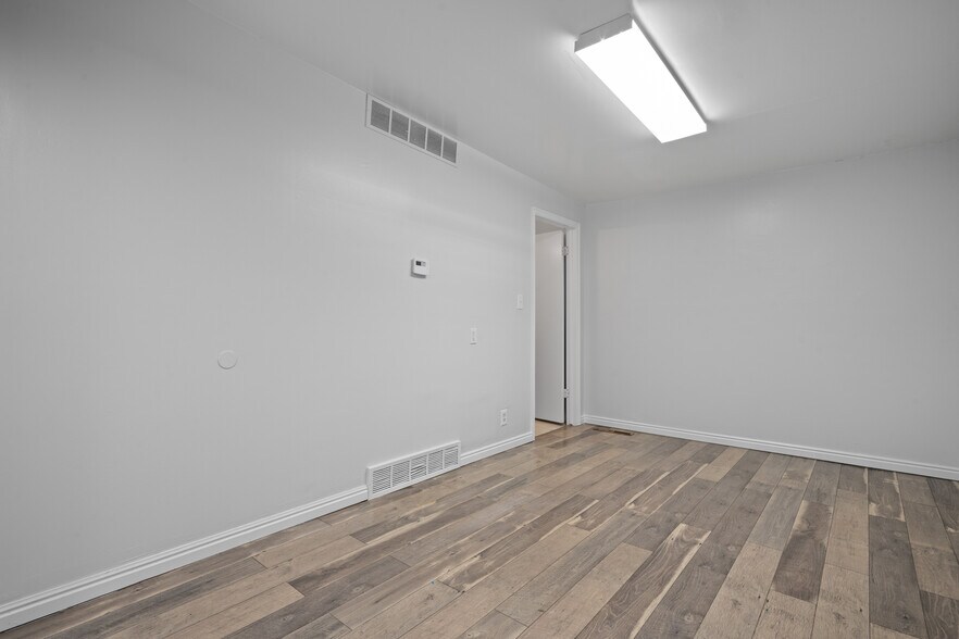 More Photos Of 9386 S Redwood Rd, West Jordan Office For Lease