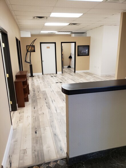 More Photos Of 8867 W Flamingo Rd, Las Vegas Office For Sale