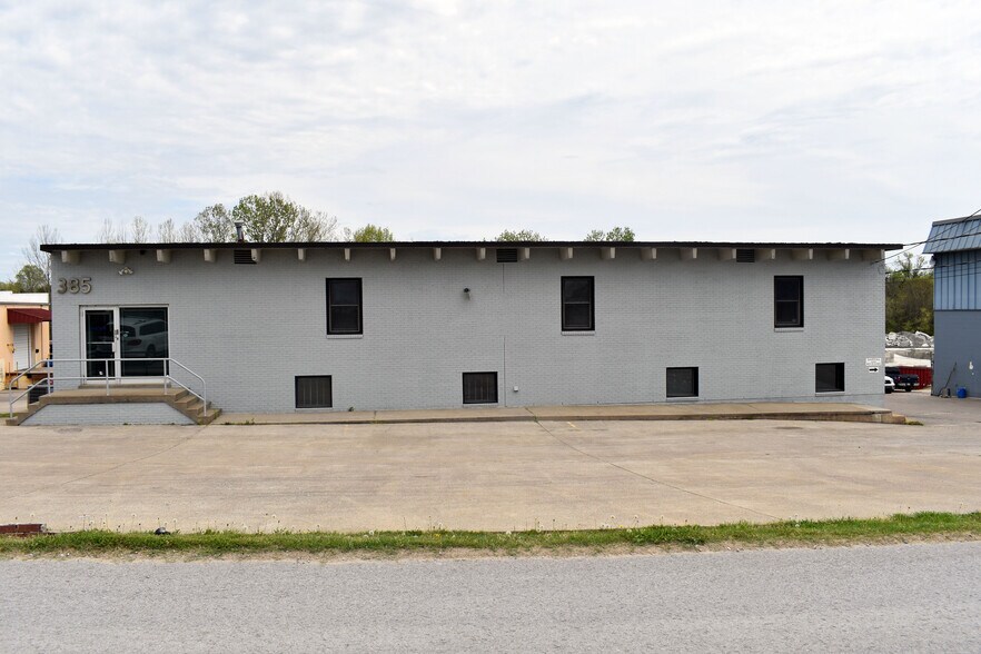 More Photos Of 385-387 Industrial Dr, Mount Juliet Warehouse For Lease