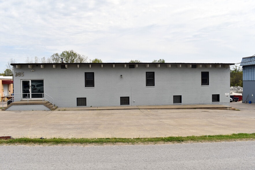 More Photos Of 385-387 Industrial Dr, Mount Juliet Warehouse For Lease