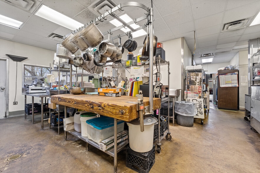 More Photos Of 1515 N Interstate 35, Georgetown Freestanding For Sale