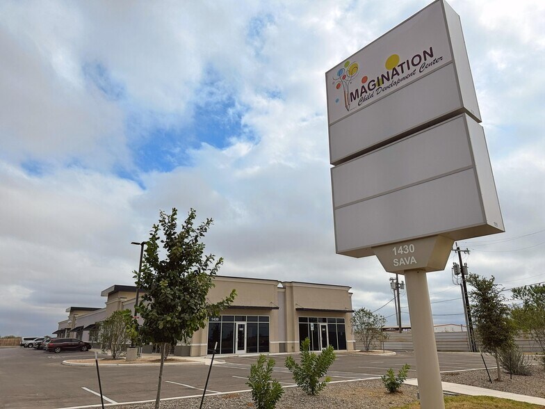 More Photos Of 1430 Sava, San Antonio Storefront For Lease