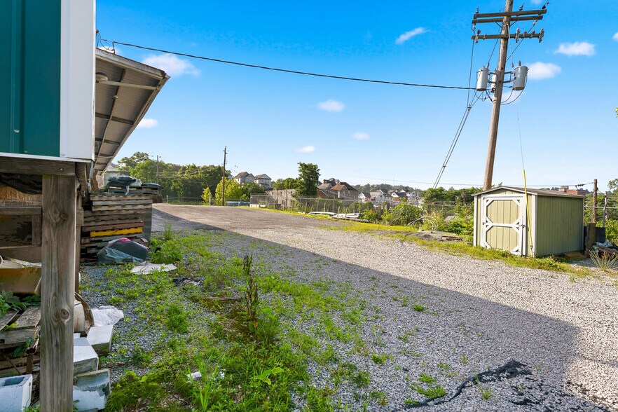 More Photos Of 534 Virginia Ave, Fairmont Freestanding For Sale