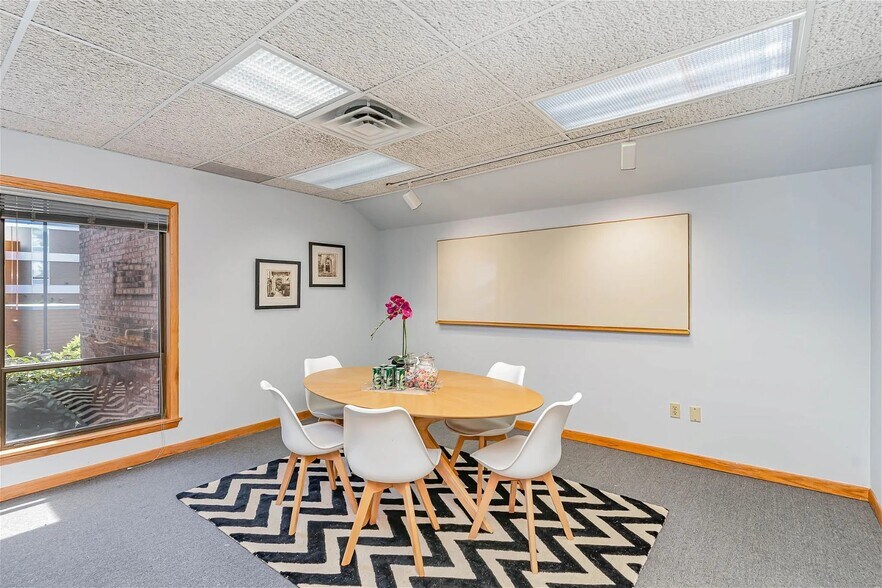 More Photos Of 11231 Cornell Park Dr, Cincinnati Office For Lease